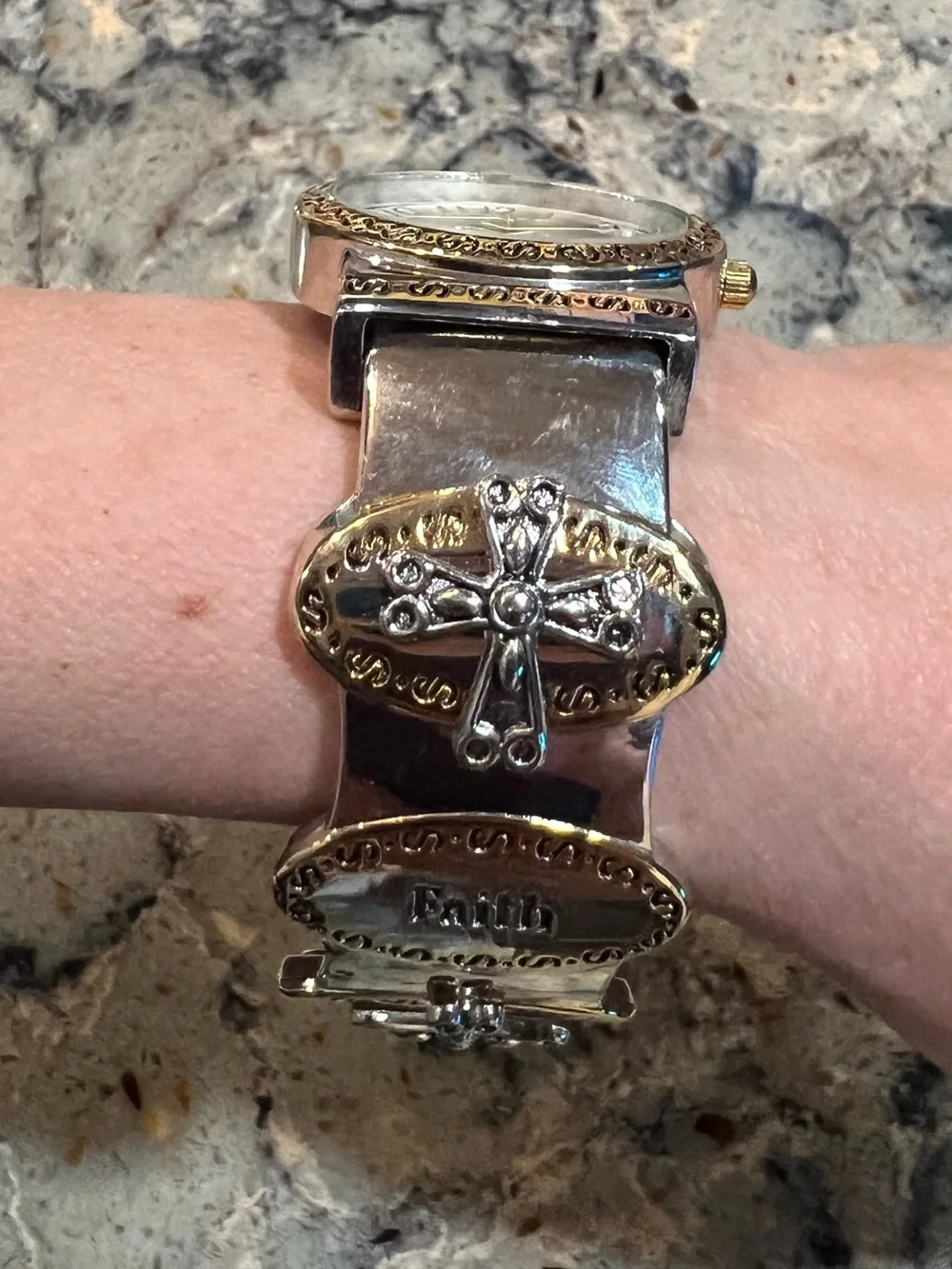 Vintage Style Two-Tone Women's Bracelet Watch in Gold and Silver